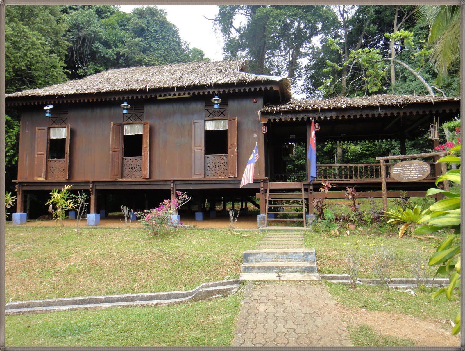 Rumah Mesra Rakyat 1 Malaysia - 2017 Age